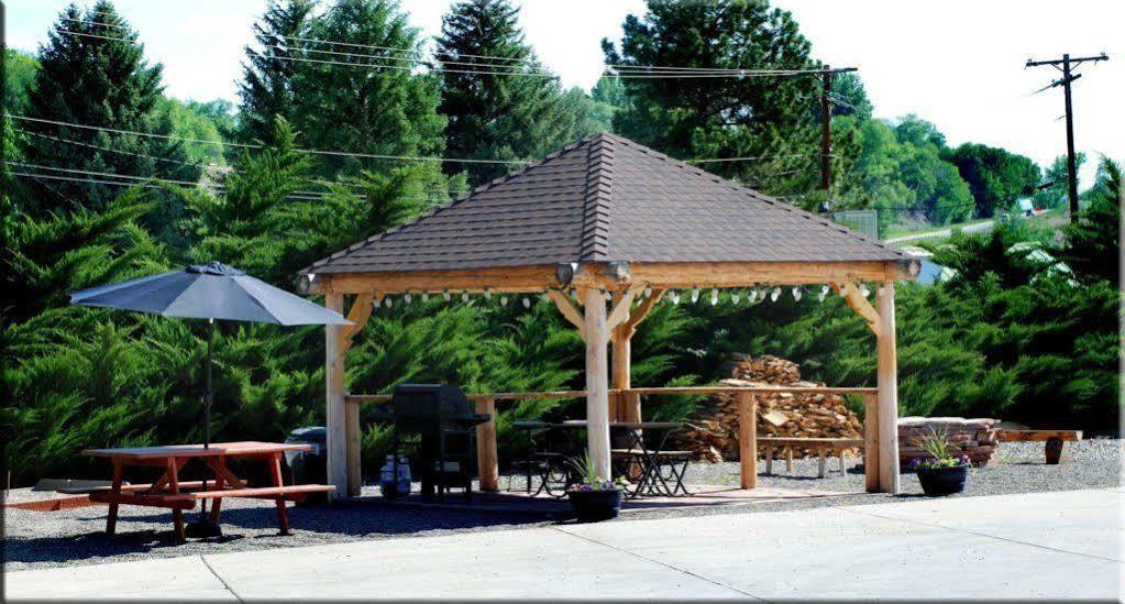 Hotchkiss Inn Motel エクステリア 写真